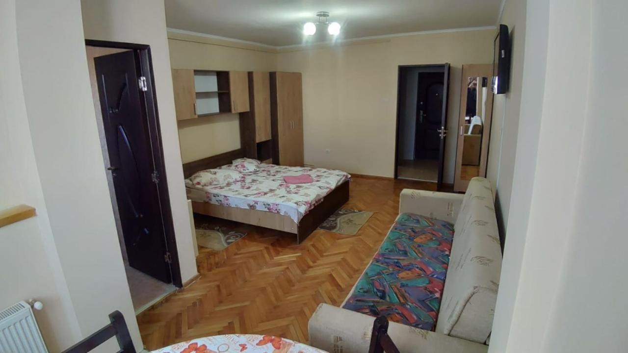 Flora Apartament Leilighet Satu Mare Eksteriør bilde