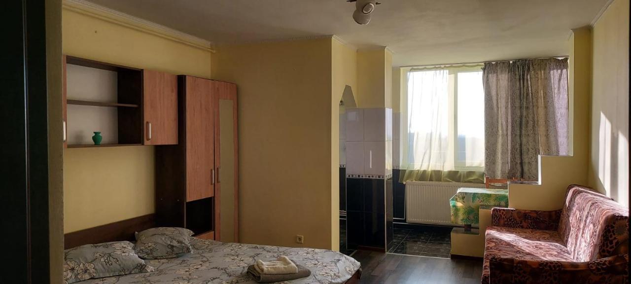 Flora Apartament Leilighet Satu Mare Eksteriør bilde