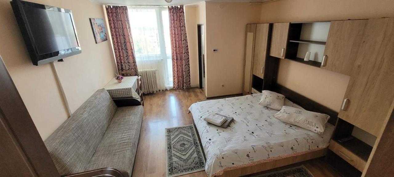Flora Apartament Leilighet Satu Mare Eksteriør bilde